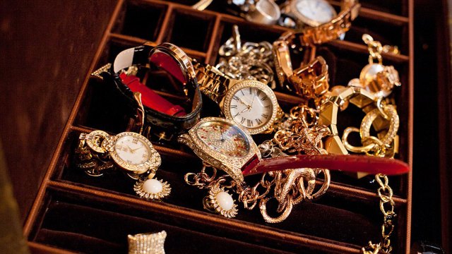 La millonaria colección de joyas de Melania Trump. Muchas de ellas grabadas con la letra “M”. Foto: Infobae