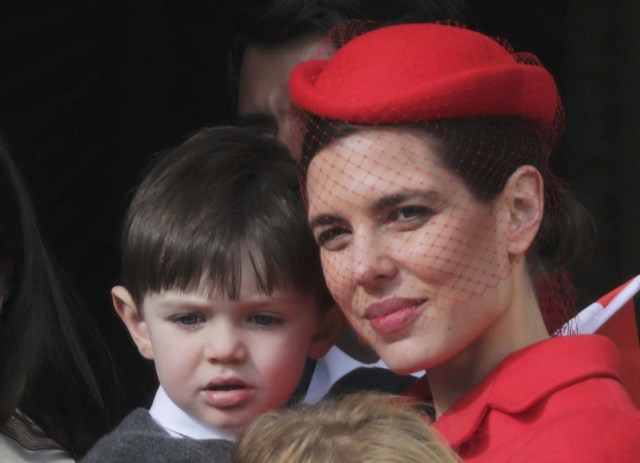 Charlotte Casiraghi and her son Raphael stand at the Palace Balcony during Monaco's National Day November 19, 2016. REUTERS/Eric Gaillard