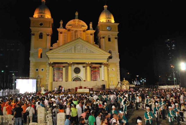 Maracaibo,Venezuela,18/11/2016.    Misa en honor al la Chinita, en la Basilica de Mcbo.