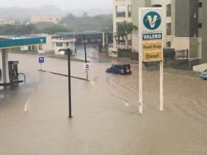 Aruba en alerta máxima por torrencial aguacero de 12 horas (Fotos y Video)
