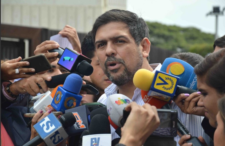 Ocariz entregó amparo contra sentencia del TSJ que prohíbe protestas