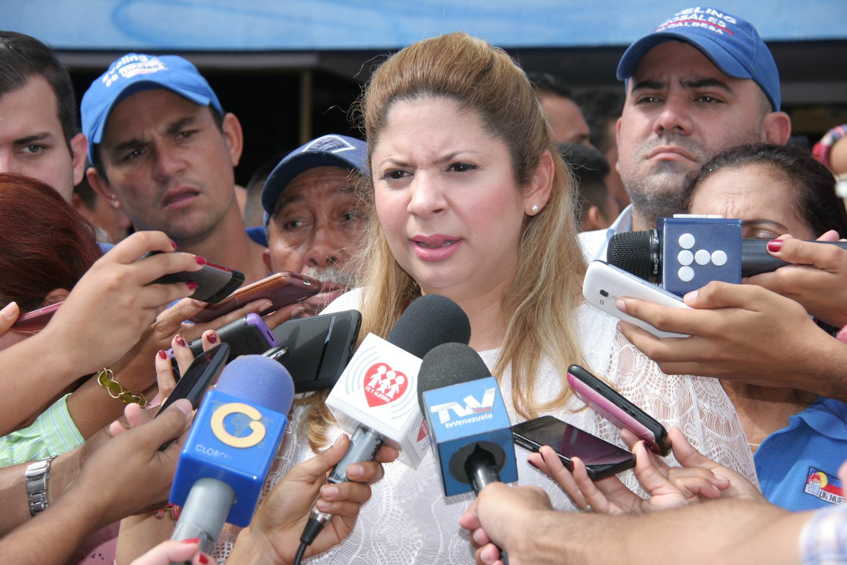 Nora Bracho: No creemos en sus disculpas, Arias Cárdenas