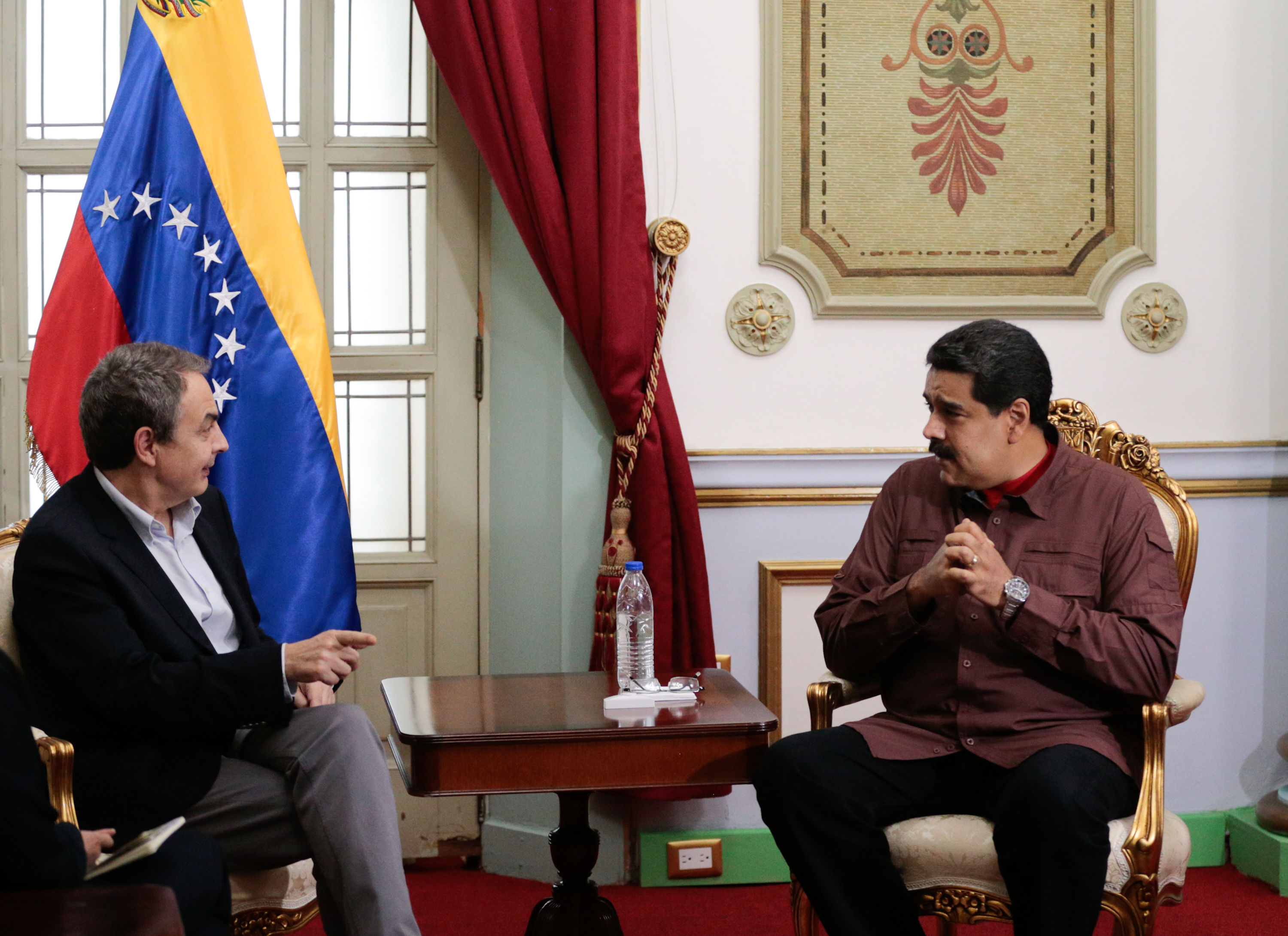 Maduro desmiente congelamiento y pretende dialogar hasta marzo (Video)
