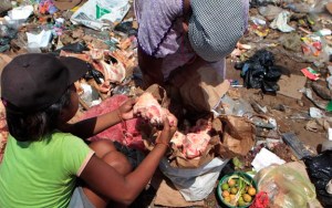 Ocho de cada 100 venezolanos come de la basura
