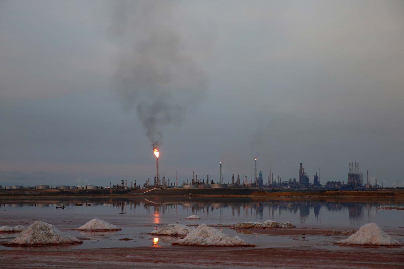 Refinería de Amuay reanuda parcialmente sus operaciones tras falla eléctrica, según Reuters