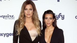 Las hermanas Kardashian posan casi desnudas para una línea de ropa
