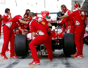 El alemán Sebastian Vettel logra mejor tiempo en terceros libres en Abu Dabi