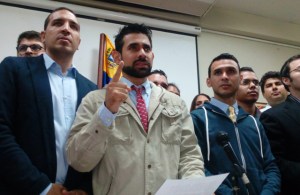Roderick Navarro propone integrar coalición opositora que no negocie con el gobierno