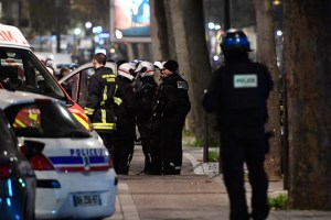 Sanos y salvos los siete rehenes tomados por un asaltante en París (FOTOS)