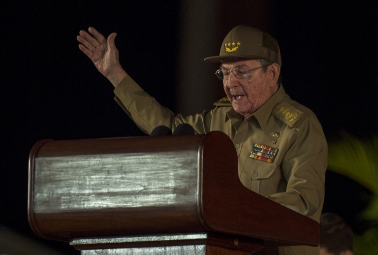 Raúl Castro jura que defenderá la revolución en Cuba tras muerte de Fidel