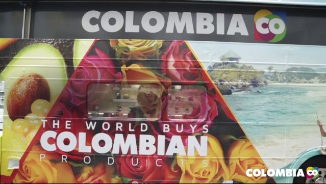 La original promoción de Colombia en las calles de Londres y Madrid (Video)