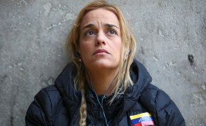 Lilian Tintori rechaza agresión de la “dictadura” contra periodista Elyangélica González (Tuit)