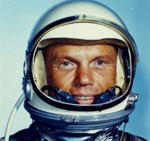 Primer estadounidense en orbitar la Tierra murió hoy a los 95 años