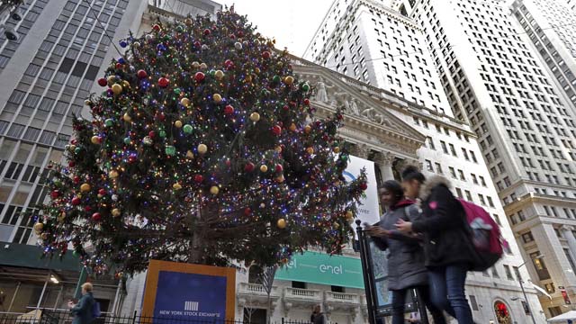Decoraciones navideñas fuera del New York Stock Exchange AP /Richard Drew