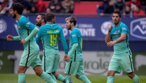 Messi y Suárez mantienen al Barça en la carrera