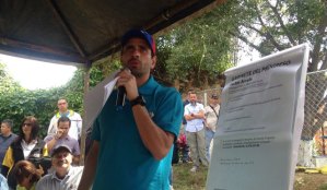 Capriles: Retirar billete de 100 bolívares no resuelve los problemas económicos del país