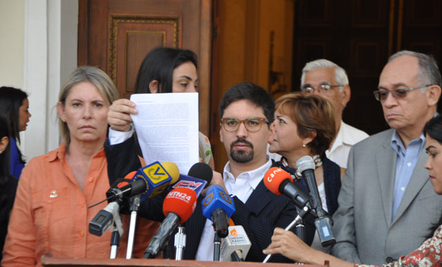 Voluntad Popular consignó “ruta de acción política” propuesta por Leopoldo López ante la AN (Foto)