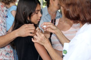 Salud Baruta vacunó a 16.410 personas durante 2016