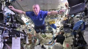 Mannequin Challenge: Nivel ¡ESTRATOSFÉRICO! Astronautas aceptan el reto en gravedad cero (Video)