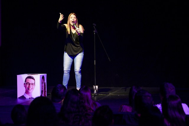 Venezuelan comedian Veronica Gomez performs stand-up comedy at the theater of the BOD Cultural Center in Caracas on December 9, 2016. Although basic goods may be lacking in crisis-stricken Venezuela, what is not in short supply is humor, not only as a form of evasion but also as a way to channel criticism against the government of Nicolás Maduro. / AFP PHOTO / FEDERICO PARRA / TO GO WITH AFP STORY BY CAROLA SOLE