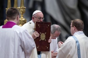 El Papa insta a los obispos a mostrar cero tolerancia con la pederastia