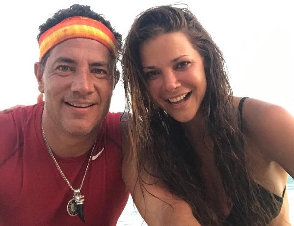 ¡Conclubuenísima! La novia venezolana de Fernando Del Rincón calentó Instagram con un bikinazo playero