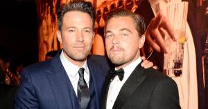 Leonardo DiCaprio y Ben Affleck suenan como los presentadores de los Globos de Oro