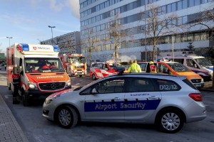 Tres heridos graves al chocar dos vehículos en pista de aeropuerto de Fráncfort
