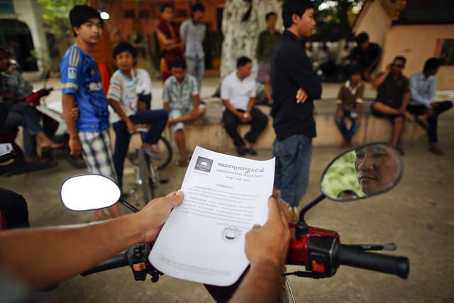 Muchas personas en Camboya no saben leer, por eso las instrucciones escritas en un trozo de papel no le dirán nada a un vendedor en el mercado, ni a un taxista si son analfabetos.