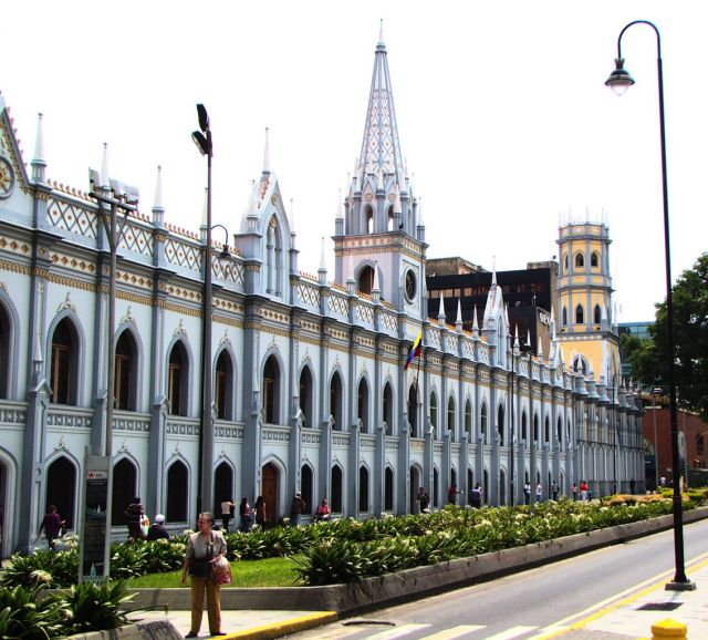 Palacio de Las Academias / Archivo 