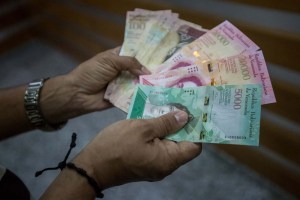 Gobierno bolivariano “evalúa” un nuevo aumento del salario mínimo