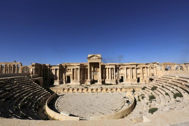 En esta imagen de archivo, el teatro romano de la histórica ciudad de Palmira, Siria, el 1de abril de 2016. Miembros del Estado Islámico destruyeron uno de los monumentos más famosos de la ciudad antigua de Palmira, el Tetrápilo, y la fachada de su Teatro Romano, dijo el viernes a Reuters el jefe de antigüedades de Siria, Maamoun Abdulkarim. REUTERS/Omar Sanadiki/File Photo