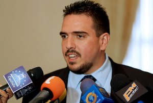 Stalin González: No es competencia del CNE alargar periodo constitucional de funcionarios electos