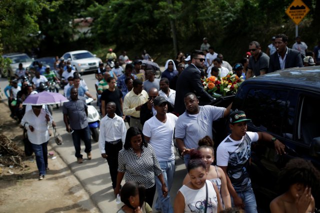 Mourners walk accompanying the coffin of Yordano Ventura, a Kansas City Royals baseball player who died in a car crash, during the funeral in Las Terrenas, Dominican Republic