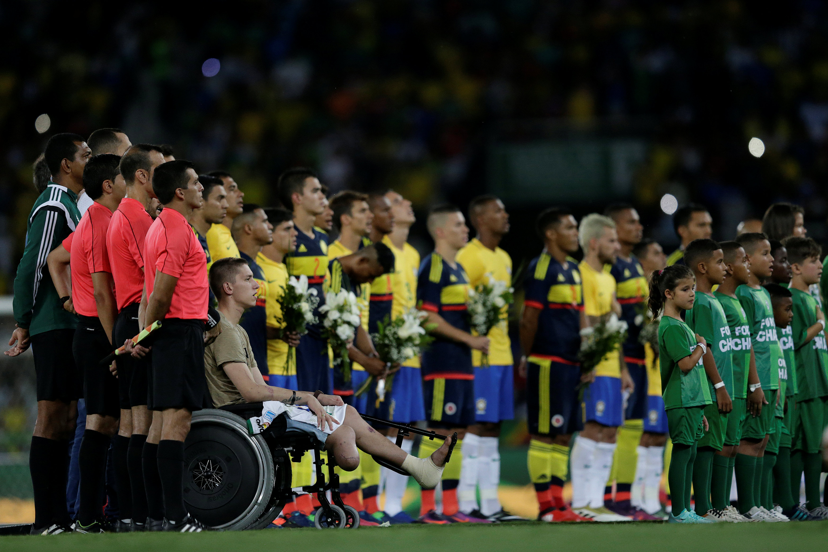 Brasil vence 1-0 a Colombia en juego de homenaje al Chapecoense