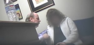 Divulgan video del abogado que hipnotizaba a sus clientes para abusar de ellas