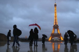 París quiere acabar con las colas en la Torre Eiffel