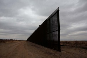 Comienza en Texas construcción de nuevo muro para frenar inmigración clandestina