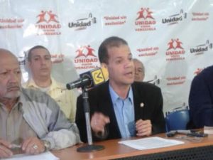 Omar Ávila: Cualquier “acuerdo” debe empezar por el cumplimiento y respeto a la Constitución