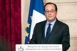 Hollande ve “necesario” hablar pronto con Trump para combatir el terrorismo