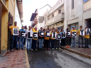 PJ Vargas protesta en el CNE exigiendo cronograma electoral