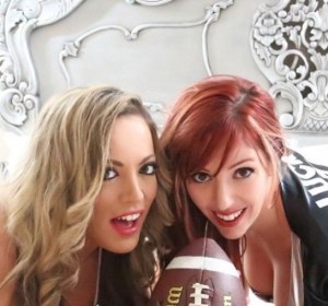 ¿WTF?.. Prometieron “jornada” de sexo oral gratis si gana su equipo en el Super Bowl (+Fotos +Video)