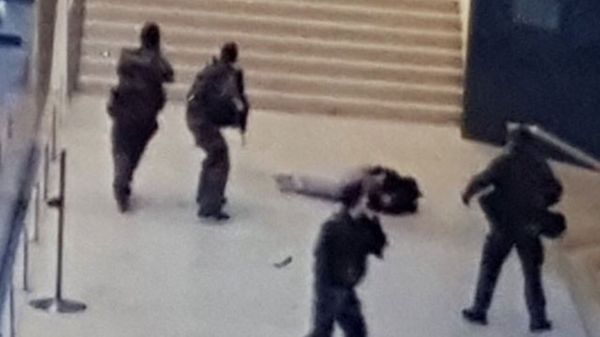La primera foto del terrorista del Museo del Louvre en París
