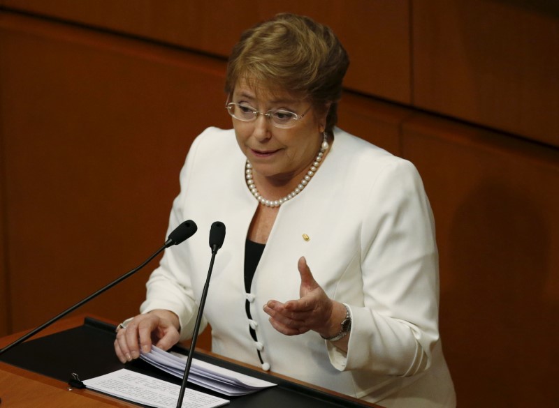 Bachelet dice que emergencia originada por incendios “está llegando a su fin”
