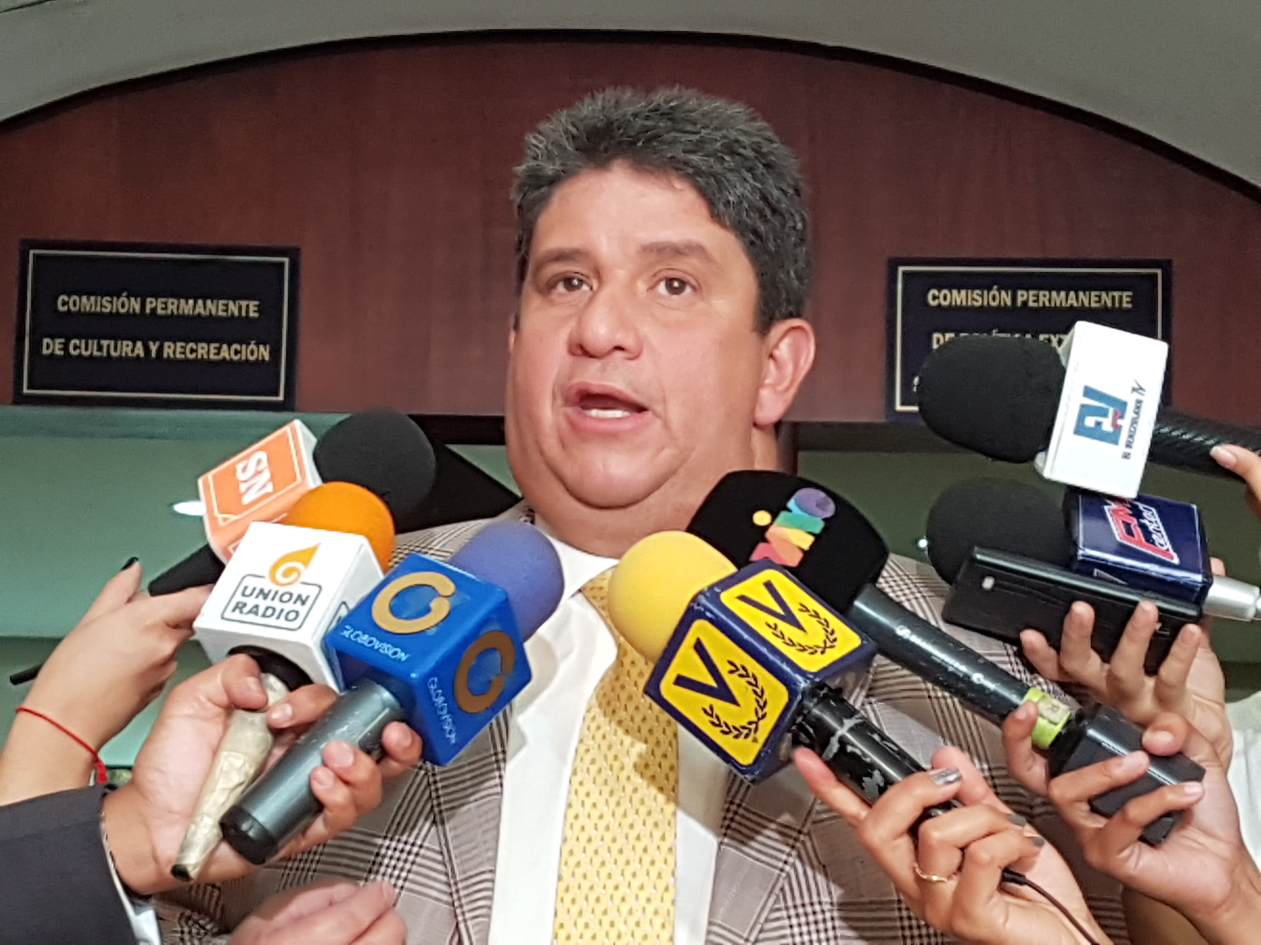 José Gregorio Correa: Es inaceptable que no haya consulado en Florida