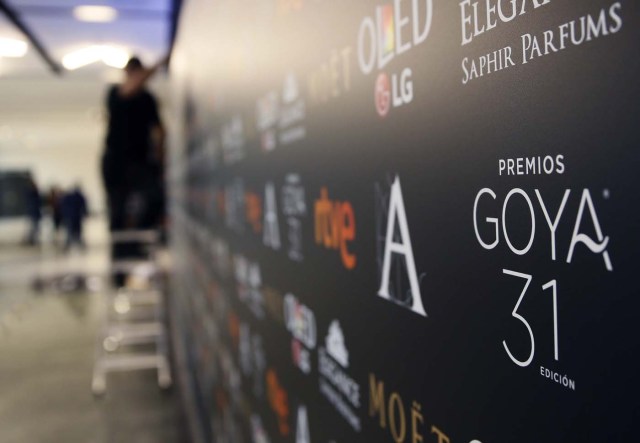 GRA380. MADRID, 03/02/2017.- Preparativos de la gala de la 31 edición de los Premios Goya que se celebrará mañana en Madrid. EFE/MARISCAL
