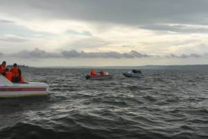 Encuentran a 13 inmigrantes chinos navegando en aguas del Caribe