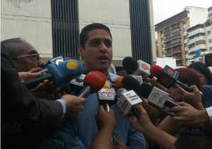 Olivares: No podemos ponerle fácil al gobierno su plan de deslegitimar a los partidos