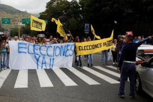 Partidos de oposición en Venezuela temen prohibición a participar en elecciones