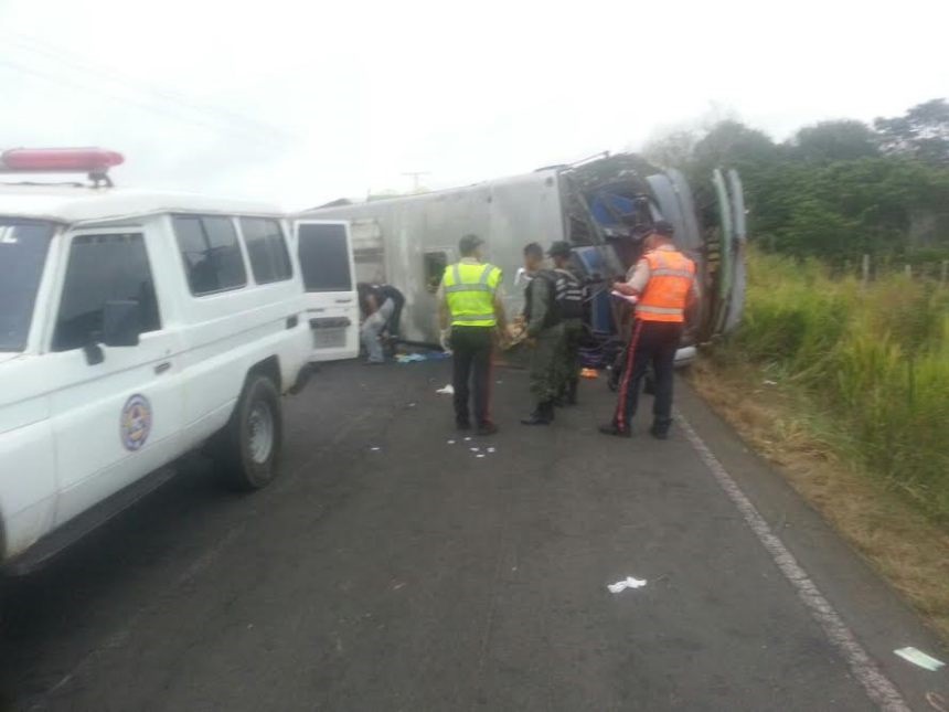 Ocho personas fallecidas deja accidente de tránsito en el estado Bolívar